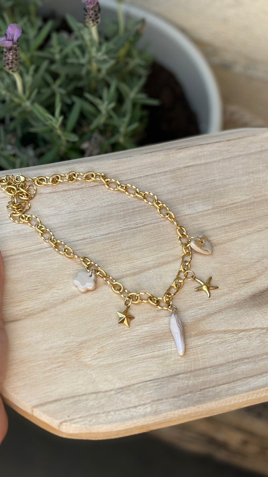 COLLIER LAURA